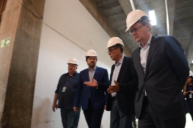 Vistoria da obra teve representantes do MPDFT, da Novacap e da Secretaria de Cultura - (crédito: Minervino Júnior/CB/D.A.Press) Vistoria da obra teve representantes do MPDFT, da Novacap e da Secretaria de Cultura - (crédito: Minervino Júnior/CB/D.A.Press)
