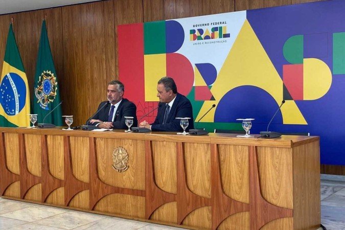 Ministros Rui Costa e Paulo Pimenta falaram sobre a última reunião ministerial do ano com Lula. - (crédito: Mayara Souto / C.B/ D.A. Press) Ministros Rui Costa e Paulo Pimenta falaram sobre a última reunião ministerial do ano com Lula. - (crédito: Mayara Souto / C.B/ D.A. Press)