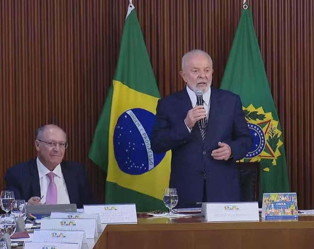 Lula elogia Flávio Dino e fala em ato sobre o 8 de janeiro