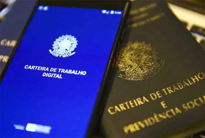 Entre os principais, temos: Carteira de Trabalho, Carteira Digital de Trânsito, CPF e Título de Eleitor (e-Título) . -  (crédito:  Agência Brasil)