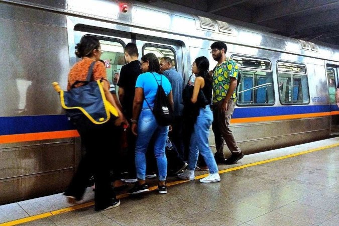 Pessoas que utilizam o metrô todos os dias, reclamam do dos problemas recorrentes -  (crédito: Luis Fellype Rodrigues )