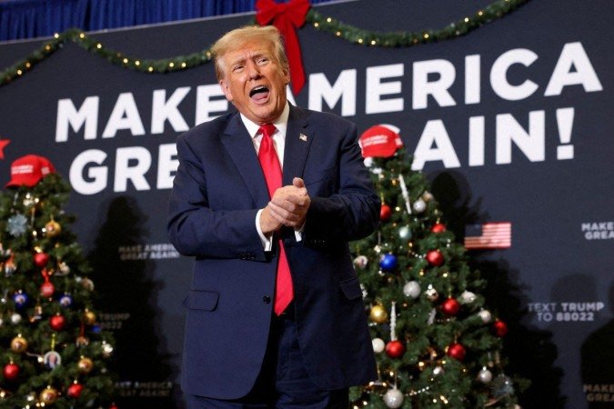 Porta-voz da campanha de Trump, Steven Cheung, chamou decisão do Colorado de Porta-voz da campanha de Trump, Steven Cheung, chamou decisão do Colorado de