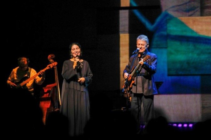 Mônica Salmaso e Chico Buarque em show em Brasília