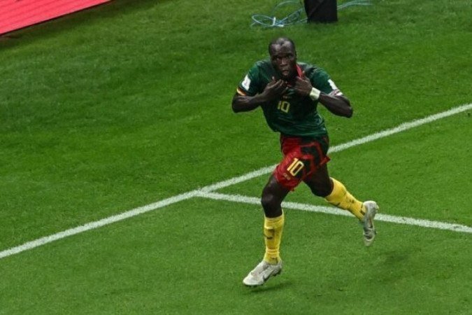 Aboubakar marcou o gol da vitória de Camarões sobre o Brasil na Copa de 2022 - (crédito: Foto: ANNE-CHRISTINE POUJOULAT/AFP via Getty Images) Aboubakar marcou o gol da vitória de Camarões sobre o Brasil na Copa de 2022 - (crédito: Foto: ANNE-CHRISTINE POUJOULAT/AFP via Getty Images)