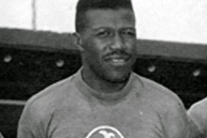 Durval de Moraes, o Mão de Onça, defendia o Juventus-SP no gol mais bonito de Pelé - (crédito: Foto: Acervo pessoal) Durval de Moraes, o Mão de Onça, defendia o Juventus-SP no gol mais bonito de Pelé - (crédito: Foto: Acervo pessoal)