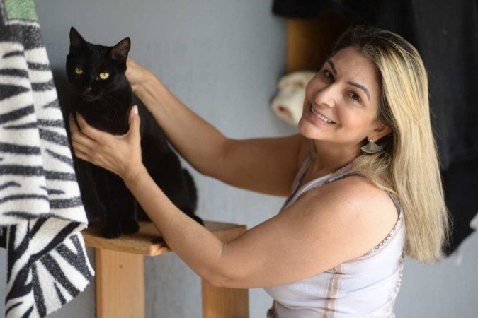 Rosemary de Barros, mãe da Ana Carolina, ajuda a filha na Resgato - (crédito: Minervino Júnior/CB/D.A.Press) Rosemary de Barros, mãe da Ana Carolina, ajuda a filha na Resgato - (crédito: Minervino Júnior/CB/D.A.Press)