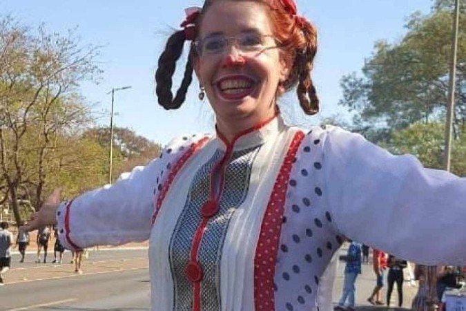 O espetáculo sonho de criança será com a palhaça Maizena interpretada pela escritora Clara Rosa Gomes - (crédito: Arquivo Pessoal) O espetáculo sonho de criança será com a palhaça Maizena interpretada pela escritora Clara Rosa Gomes - (crédito: Arquivo Pessoal)