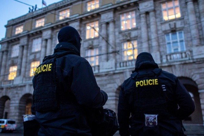 Quatorze pessoas morreram no ataque em Praga - (crédito: EPA) Quatorze pessoas morreram no ataque em Praga - (crédito: EPA)