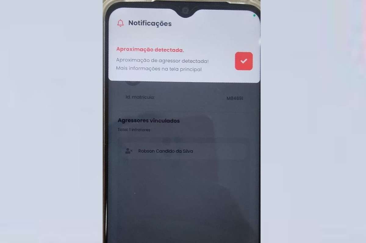 Alerta enviado ao celular da jovem em 4 de dezembro