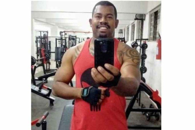 Ronilton Teixeira Vieira, 40, acusado de matar irmão e sobrinho, em Samambaia Sul - (crédito: Reprodução/Redes sociais) Ronilton Teixeira Vieira, 40, acusado de matar irmão e sobrinho, em Samambaia Sul - (crédito: Reprodução/Redes sociais)