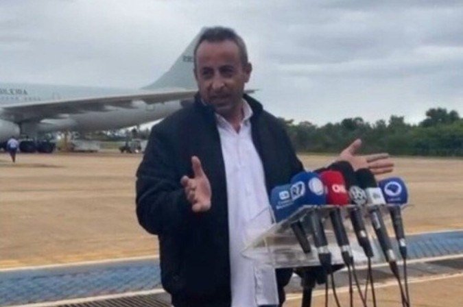 Marwan Saud Abu Sada chegou ao Brasil neste sábado, acompanhado do filho e do irmão - (crédito: Mayara Souto / C.B. / D.A. Press) Marwan Saud Abu Sada chegou ao Brasil neste sábado, acompanhado do filho e do irmão - (crédito: Mayara Souto / C.B. / D.A. Press)