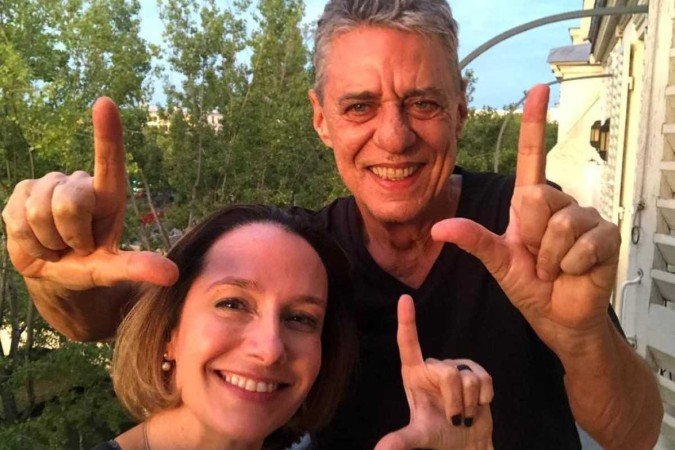 Carol Proner e Chico Buarque - (crédito: Reprodução/Redes Sociais) Carol Proner e Chico Buarque - (crédito: Reprodução/Redes Sociais)