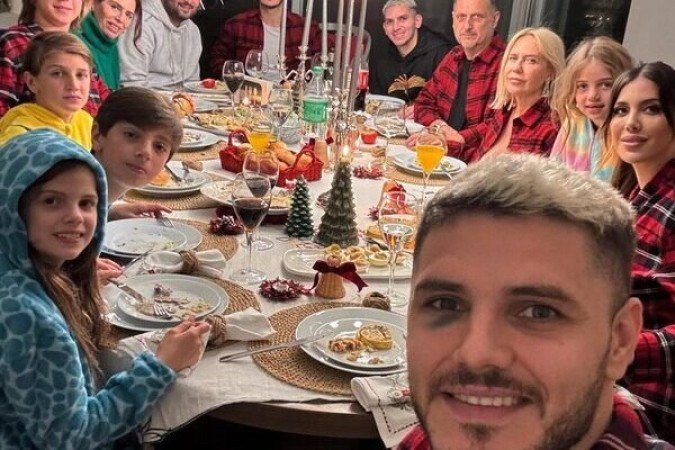 Icardi passou a ceia de Natal com o olho roxo - (crédito: Foto: Reprodução / Instagram) Icardi passou a ceia de Natal com o olho roxo - (crédito: Foto: Reprodução / Instagram)
