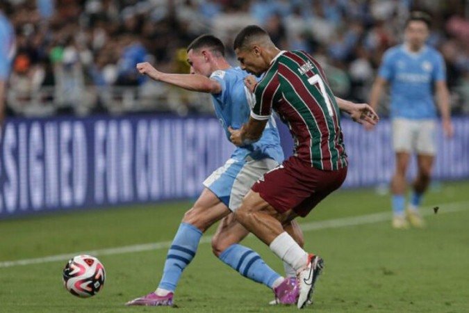 André em ação contra o Manchester City na final do Mundial, na última sexta (22) -  (crédito: Foto: LUCAS MERÇON /FLUMINENSE FC)