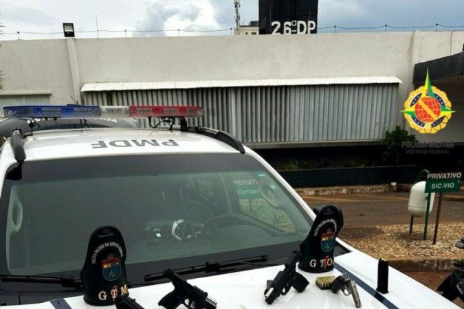 Polícia apreendeu três armas de fogo em festa na Samambaia Sul - (crédito: PMDF) Polícia apreendeu três armas de fogo em festa na Samambaia Sul - (crédito: PMDF)