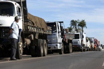 caminhoneiros
- (crédito: Marcelo Camargo/Agência Brasil) caminhoneiros
- (crédito: Marcelo Camargo/Agência Brasil)