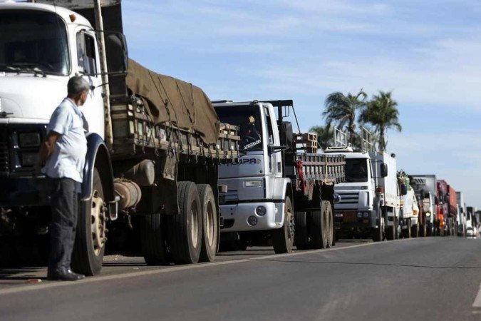Condutores devem renovar o teste em laboratórios credenciados, com exames vencidos ou a vencer até a data limite de 28 de dezembro de 2023 - (crédito: Marcelo Camargo/Agência Brasil) Condutores devem renovar o teste em laboratórios credenciados, com exames vencidos ou a vencer até a data limite de 28 de dezembro de 2023 - (crédito: Marcelo Camargo/Agência Brasil)