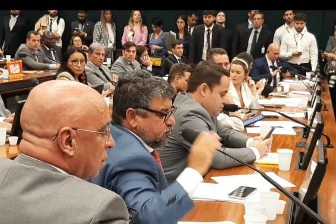 Reunião do Conselho de Ãtica em agosto de 2023: deputado federal Quaquá (PT-RJ) propôs acordo para que nenhum parlamentar denunciado fosse punido - (crédito: Evandro Ãboli/CB/D.A. Press) Reunião do Conselho de Ãtica em agosto de 2023: deputado federal Quaquá (PT-RJ) propôs acordo para que nenhum parlamentar denunciado fosse punido - (crédito: Evandro Ãboli/CB/D.A. Press)