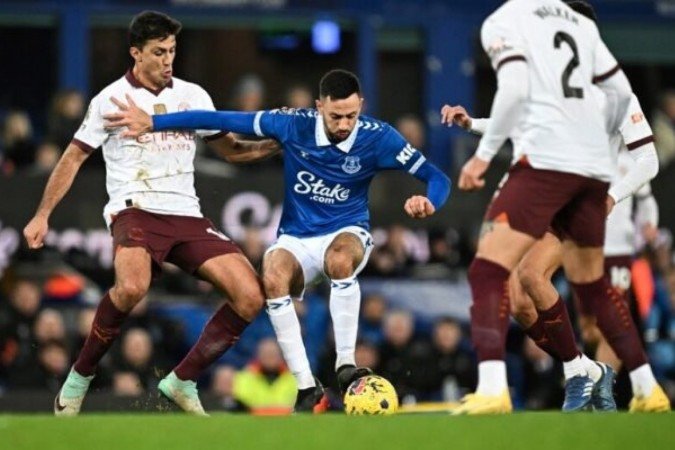 Fora de casa e de virada, Manchester City bate o freguês Everton -  (crédito: Jogada10)