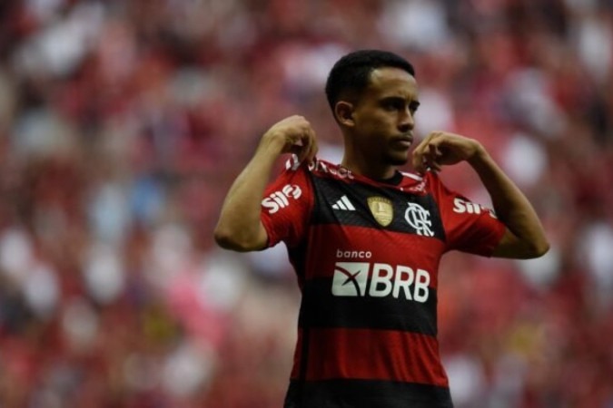 Matheus Gonçalves jogou apenas 16 partidas pelo Flamengo em um primeiro momento e depois foi emprestado ao Bragantino para ganhar mais experiência -  (crédito: Marcelo Cortes / CRF)