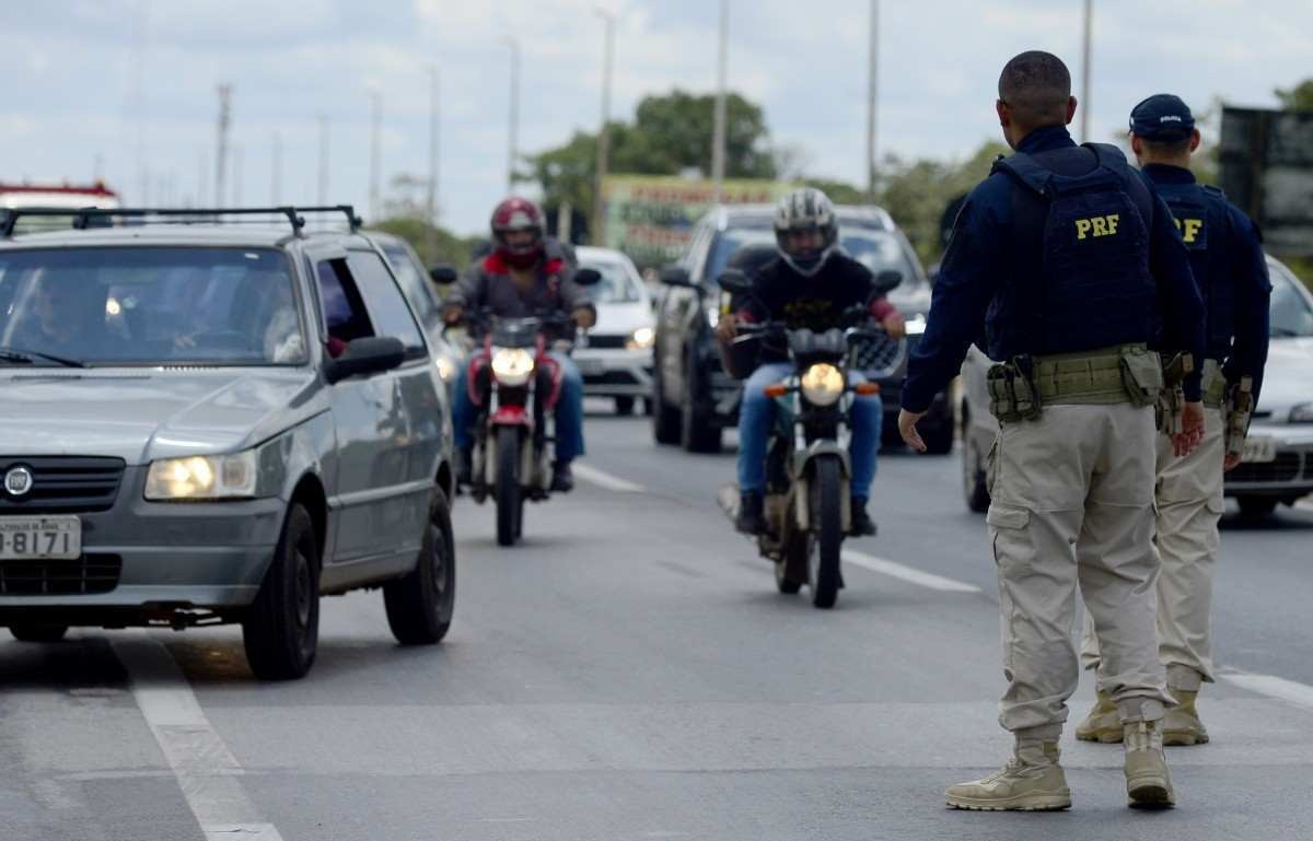 Confira dicas de especialistas sobre cuidados ao pegar estrada no fim de ano 