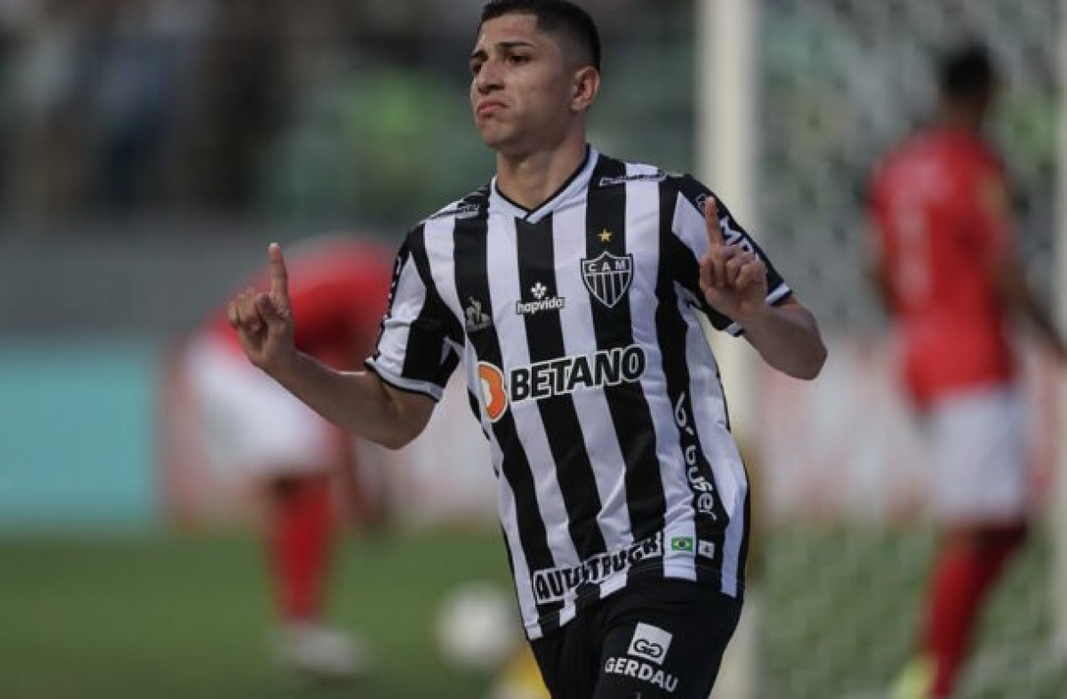 Botafogo tem conversas pelo venezuelano Savarino, ex-Atlético