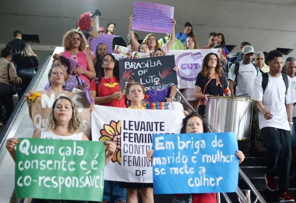  28/12/2023 Credito: Ed Alves/CB/DA.Press. Cidades. Manifestação contra Violencia contra Mulher - Feminicidio Não.Ato na Rodoviaria.  -  (crédito:  Ed Alves/CB/DA.Press)