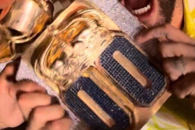 Neymar ganha presente de luxo de influenciador  -  (crédito: Foto: Instagram @buzeira_)