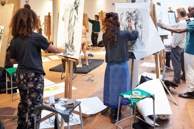 Busca por aulas da Escola Real de Desenho, em Londres, aumentou nos últimos anos -  (crédito: Angela Moore/ Courtesy of the Royal Drawing School)