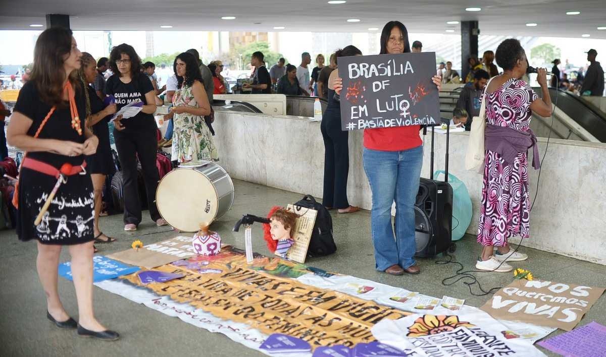  28/12/2023 Credito: Ed Alves/CB/DA.Press. Cidades. Manifestação contra Violencia contra Mulher - Feminicidio Não.Ato na Rodoviaria. 