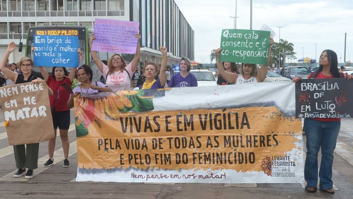  28/12/2023 Credito: Ed Alves/CB/DA.Press. Cidades. Manifestação contra Violencia contra Mulher - Feminicidio Não.Ato na Rodoviaria. 