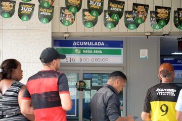 As duas apostas foram realizadas presencialmente, em casas lotéricas físicas do Distrito Federal -  (crédito:  Ed Alves/CB/DA.Press)