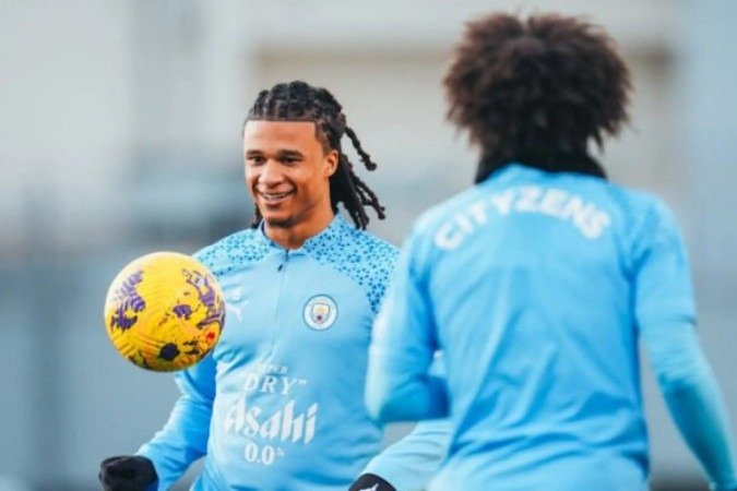 Manchester City está atrás da liderança do Campeonato Inglês - (crédito: Foto: Divulgação/Manchester City) Manchester City está atrás da liderança do Campeonato Inglês - (crédito: Foto: Divulgação/Manchester City)