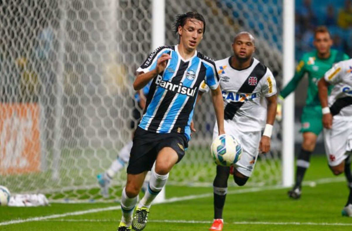 Grêmio anuncia renovação de Pedro Geromel