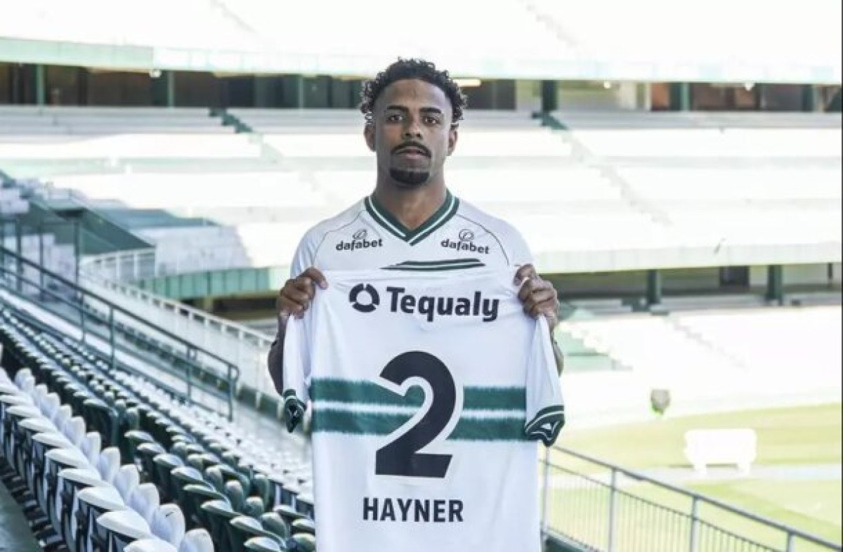 Lateral Hayner, ex-Coritiba, é no novo reforço do Santos