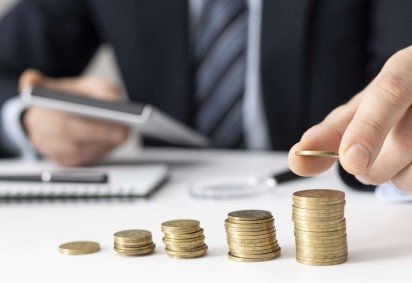 A projeção é que a inflação global diminua de forma constante, de 8,7%, em 2022, para 6,9%, em 2023, e 5,8% em, 2024, devido a uma “política monetária mais restritiva, auxiliada pelos preços internacionais mais baixos das matérias-primas”, segundo o FMI. -  (crédito: Freepik) -A projeção é que a inflação global diminua de forma constante, de 8,7%, em 2022, para 6,9%, em 2023, e 5,8% em, 2024, devido a uma “política monetária mais restritiva, auxiliada pelos preços internacionais mais baixos das matérias-primas”, segundo o FMI. -  (crédito: Freepik)