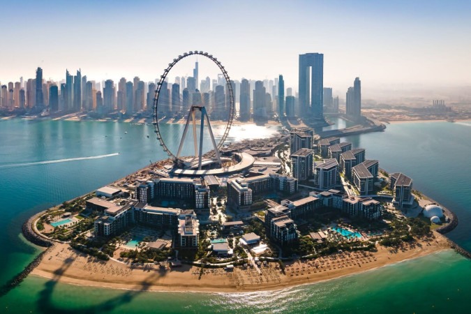 No Downtown Dubai, lago artificial da cidade, acontece o espetáculo das fontes luminosas (Imagem: Creative Family | Shutterstock) -  (crédito: Edicase - entretenimento -> Diversão e arte)