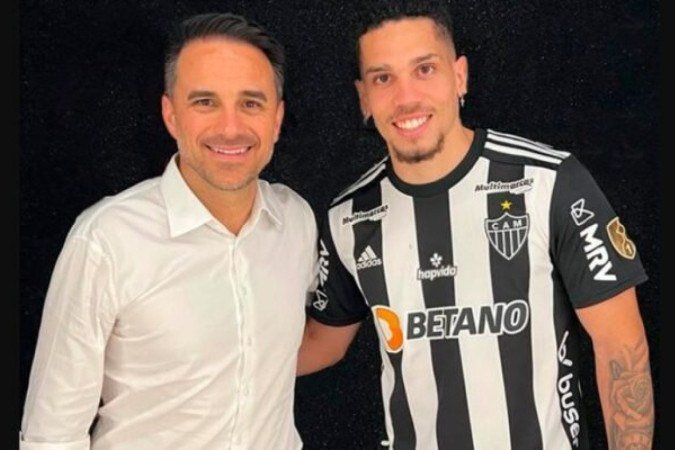 Paulinho chegou em 2023; Rodrigo Caetano confia em permanência -  (crédito: Foto: Divulgação/Atlético)