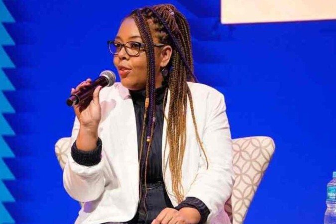 Solange Feliciano participa de evento corporativo. Especialista em tecnologia, ela tem 45 anos e busca recolocação profissional Solange Feliciano participa de evento corporativo. Especialista em tecnologia, ela tem 45 anos e busca recolocação profissional