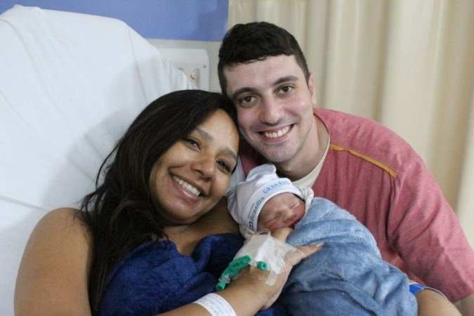 Bebê arco-íris: Morgana e Gabriel comemoram a chegada do filho, Samuel, que veio depois de tentativas frustradas -  (crédito: Maternidade Brasília/Rede Dasa/DF)