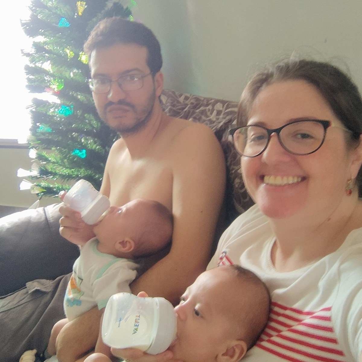 A dor da perda fortaleceu o compromisso de Caroline e Neivion com os dois sobreviventes, Carlos Alberto e Raul