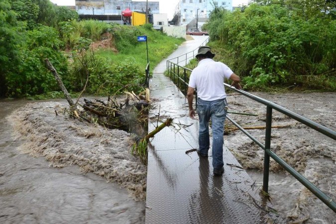 As fortes chuvas no início do ano provocaram grandes estragos na Vila Cauhy, região do Núcleo Bandeirante -  (crédito:  Marcelo Ferreira/CB/D.A Press)