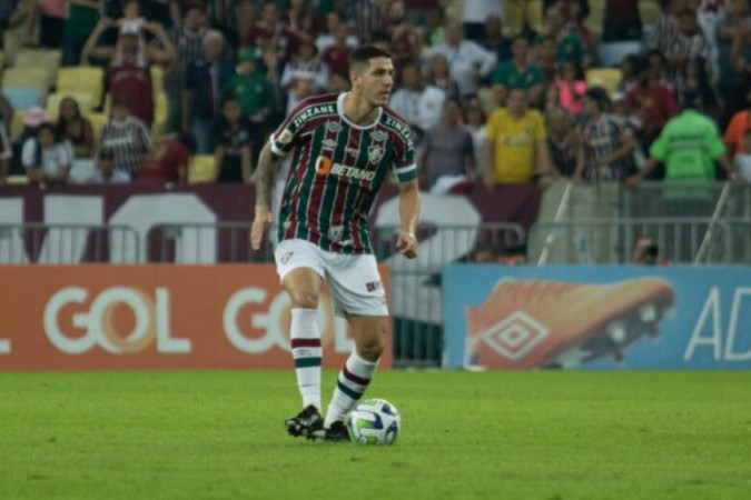 Zagueiro do Fluminense atrair olhares de clubes europeus -  (crédito: Foto: Lucas Merçon/Fluminense)