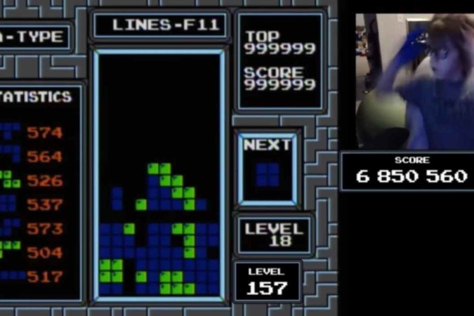 Americano, de 13 anos, conhecido por Blue Scuti se tornou a primeira pessoa a vencer Tetris  -  (crédito: Reprodução/ Youtube/ Classic Tetris )