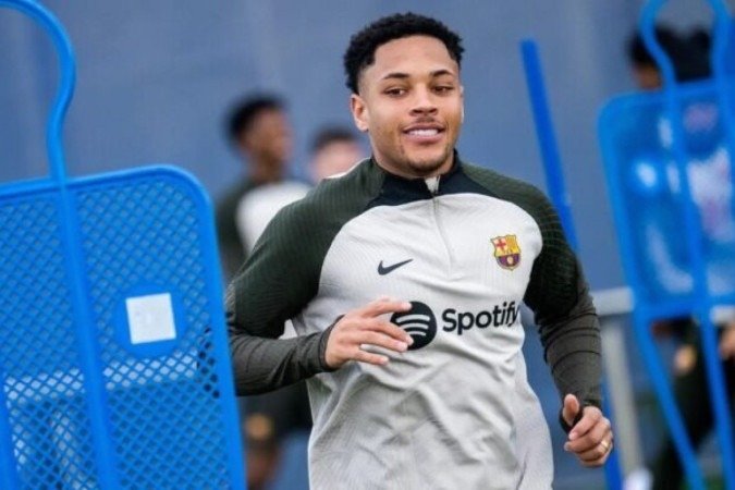 Vitor Roque usará a camisa 19 no Barcelona -  (crédito: Foto: Víctor Salgado / FC Barcelona)