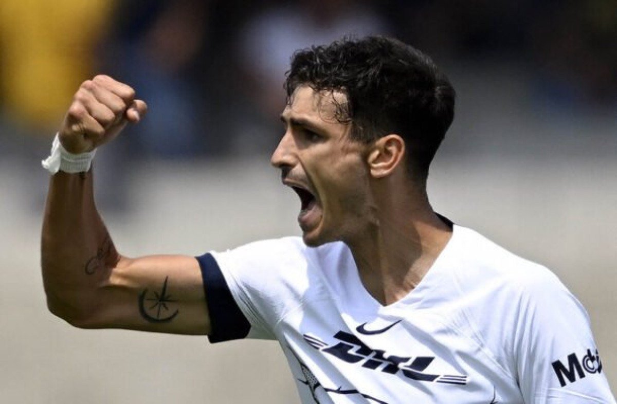 Atacante Dinenno chega a BH para exames médicos no Cruzeiro