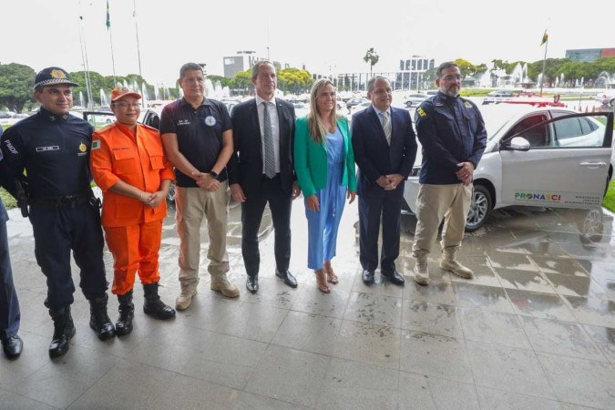 Forças de segurança pública do DF recebem viaturas e armamentos do governo federal -  (crédito: Renato Alves/Agência Brasília)