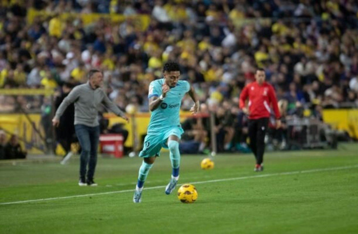 Na estreia de Vitor Roque, Barcelona vence o Las Palmas de virada