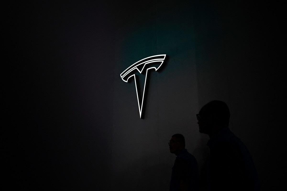 Tesla faz 'recall' de 1,6 milhão de veículos na China