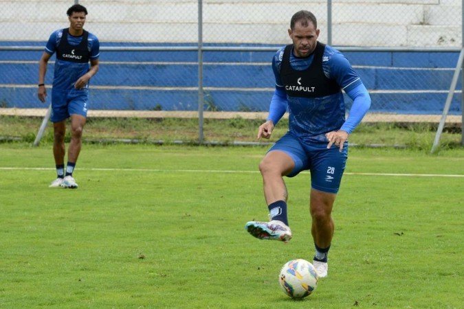  05/01/2024 Cr&eacute;dito: Marcelo Ferreira/CB/D.A Press. Brasil. Bras&iacute;lia - DF -  Campeonato Candango de Futebol 2024. Treino do time Capital. Jogador Wallace Pernambucano.